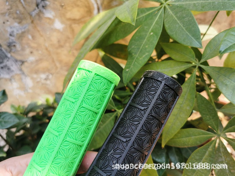 Cross-border wholesale Supacaz chrysanthemum handle set mountain bike silicone handle set off-road single lock shock-absorbing non-slip handle